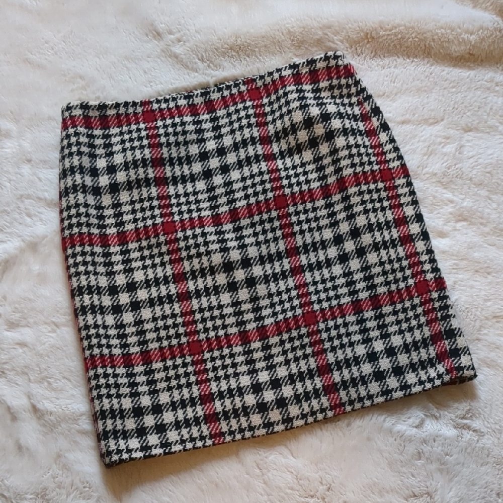 Talbots Black and Red Houndstooth Mini Skirt